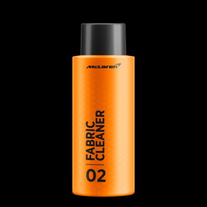 #2 Fabric Cleaner de McLaren Car Care. Nettoyant pour tissus et tapis. Bouteille orange sur fond noir.