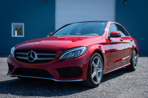 Photo devant Mercedes C300 2013 rouge