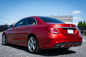 Photo derriere Mercedes C300 2013 rouge